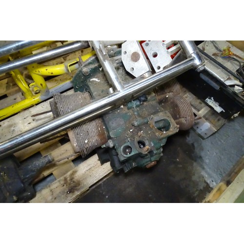 8061 - 1 x Volkswagen Trike Project for spares or repair, items include shocks/springs, exhaust parts, whee... 