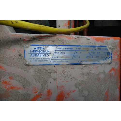 8131 - 1 x Masonry/Brick Saw by Norton Clipper CM42 SN: 190155280, YOM 01/2019 on a wheeled/folding stand -... 