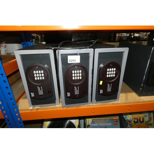 3 x key code safes by Elsafe, type Xtrail II