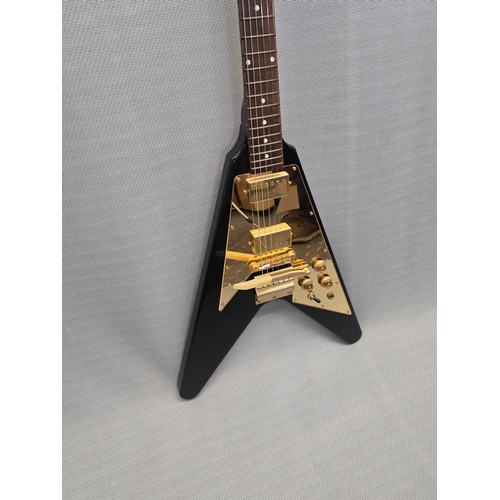 2 - 1 x Gibson Custom Lenny Kravitz '67 Flying V Electric Guitar 2003/04 - SN: LK097 - No 97/125  This g... 
