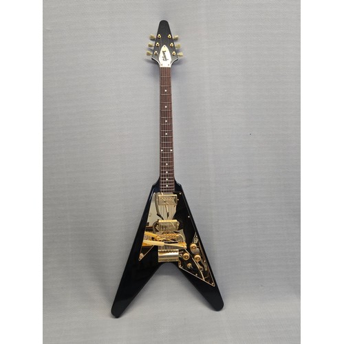 2 - 1 x Gibson Custom Lenny Kravitz '67 Flying V Electric Guitar 2003/04 - SN: LK097 - No 97/125  This g... 