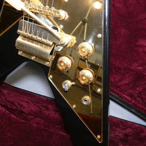 2 - 1 x Gibson Custom Lenny Kravitz '67 Flying V Electric Guitar 2003/04 - SN: LK097 - No 97/125  This g... 