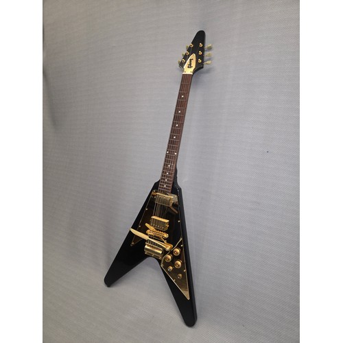 2 - 1 x Gibson Custom Lenny Kravitz '67 Flying V Electric Guitar 2003/04 - SN: LK097 - No 97/125  This g... 
