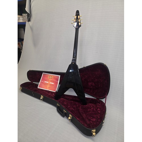 2 - 1 x Gibson Custom Lenny Kravitz '67 Flying V Electric Guitar 2003/04 - SN: LK097 - No 97/125  This g... 