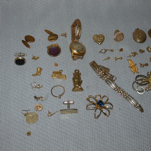 4215 - A collection of miscellaneous yellow metal costume jewellery and trinkets