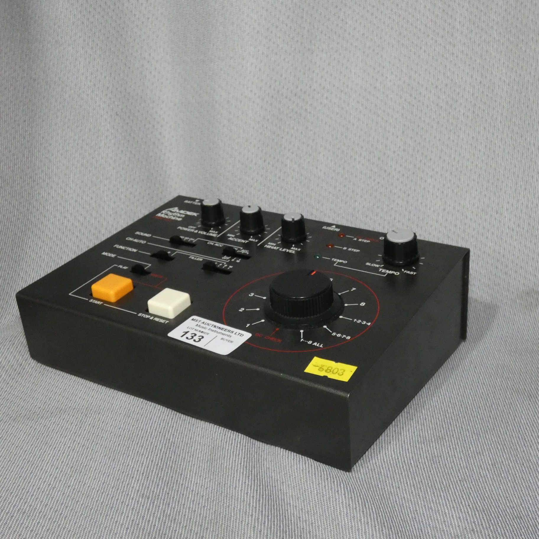 1 x Amdek Rythm Machine RMK-100 Drum Machine
