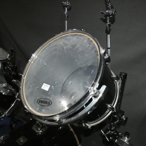 1 - A Gretsch Renown Maple Drum Kit with Evans drum skins to include 1 x 10