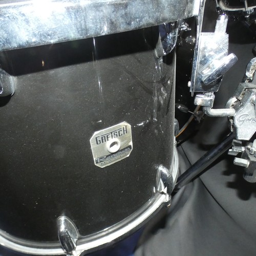 1 - A Gretsch Renown Maple Drum Kit with Evans drum skins to include 1 x 10