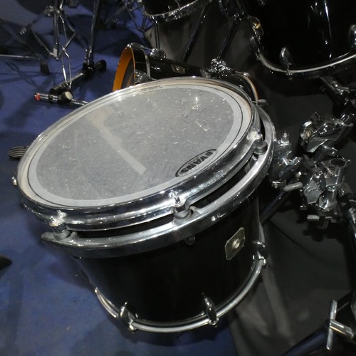 1 - A Gretsch Renown Maple Drum Kit with Evans drum skins to include 1 x 10