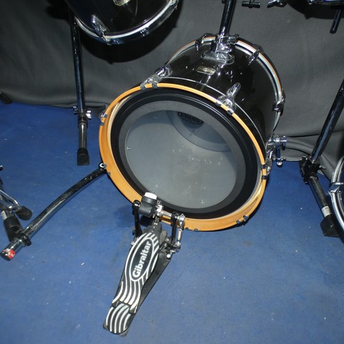 1 - A Gretsch Renown Maple Drum Kit with Evans drum skins to include 1 x 10