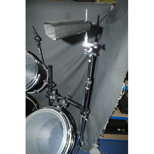 1 - A Gretsch Renown Maple Drum Kit with Evans drum skins to include 1 x 10