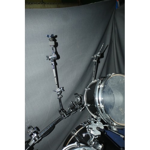 1 - A Gretsch Renown Maple Drum Kit with Evans drum skins to include 1 x 10