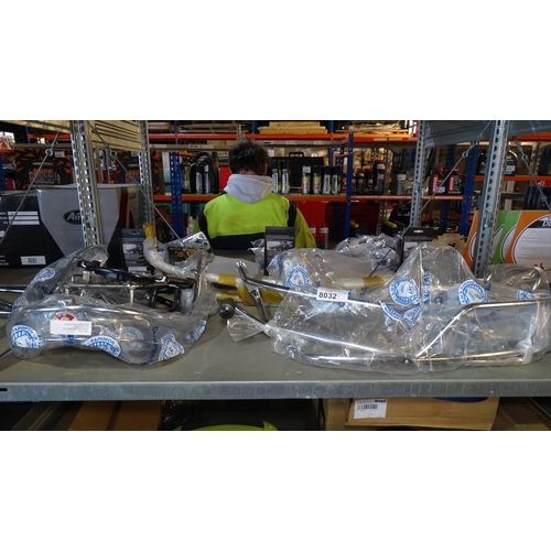 Lot 8032      