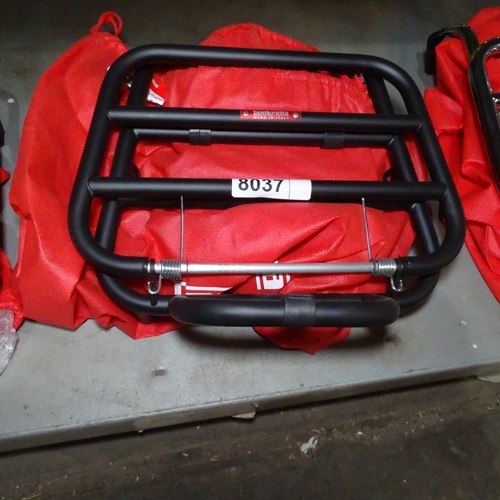 Lot 8037      