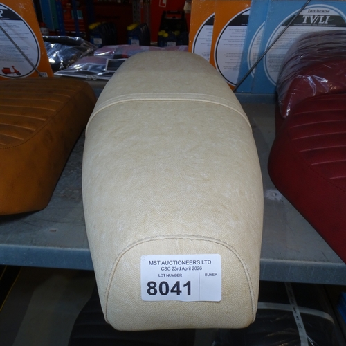 Lot 8041      