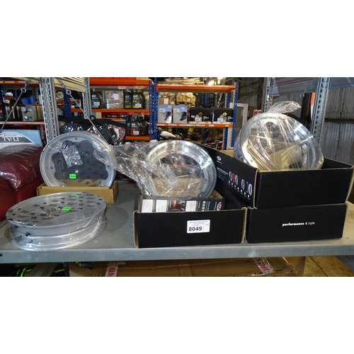 Lot 8049      
