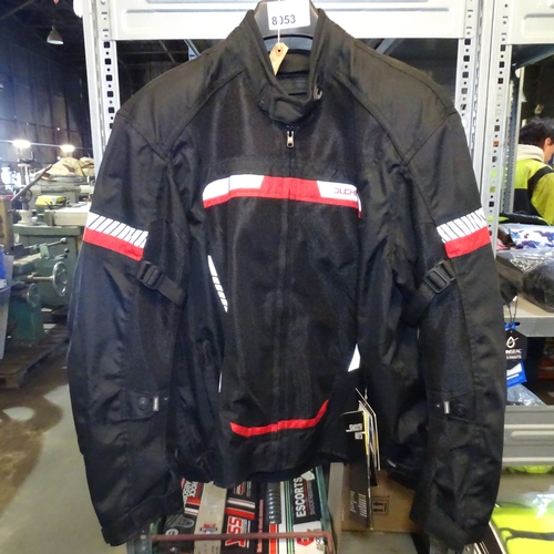 Lot 8053      