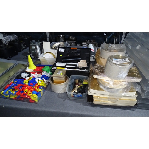 1171 - A tool box containing cake /chocolate decorating tools, cookie cutters, under cake boards etc