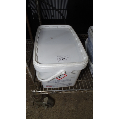 Lot 1213      