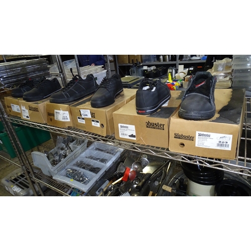 1244 - 6 pairs of slipbuster catering steel toecap shoes in various sizes, EU 37-39-42-&43