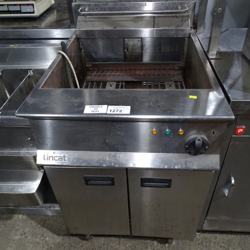 1272 - VAT. An electric double fryer by Lincat 3 phase 400v no baskets trade... 