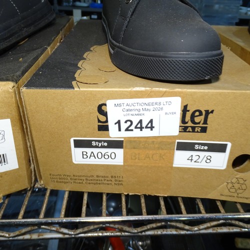 1244 - 6 pairs of slipbuster catering steel toecap shoes in various sizes, EU 37-39-42-&43