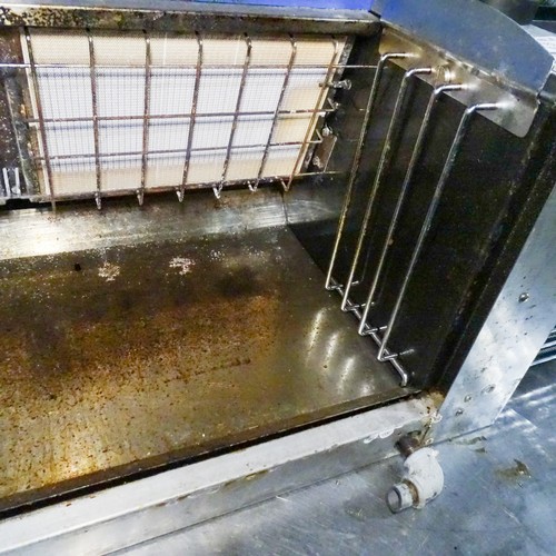 1276 - VAT. A gas fired steak house grill by blueseal missing stand and grill pan trade... 