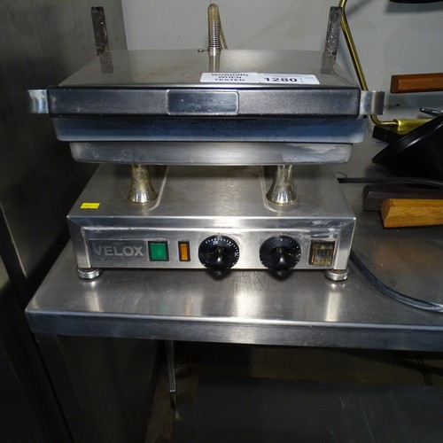 1280 - VAT. A commercial stainless steel contact grill by Velox 240v Trade Tested Working... 
