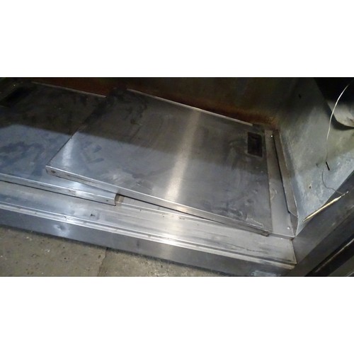 1294 - VAT. A commercial stainless steel mobile heated cabinet approx 113*65*90cm trade... 