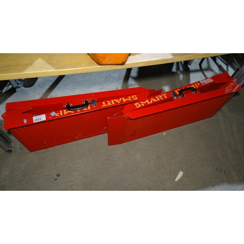 Lot 2022      