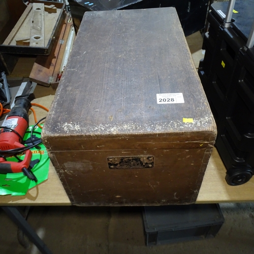 Lot 2028      