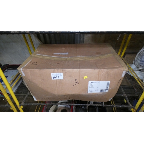 Lot 8013      