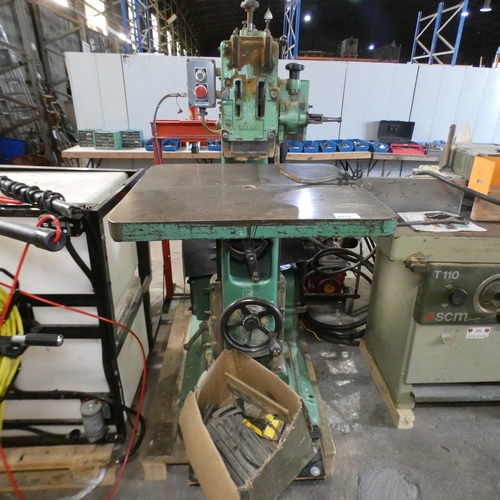Lot 8039      