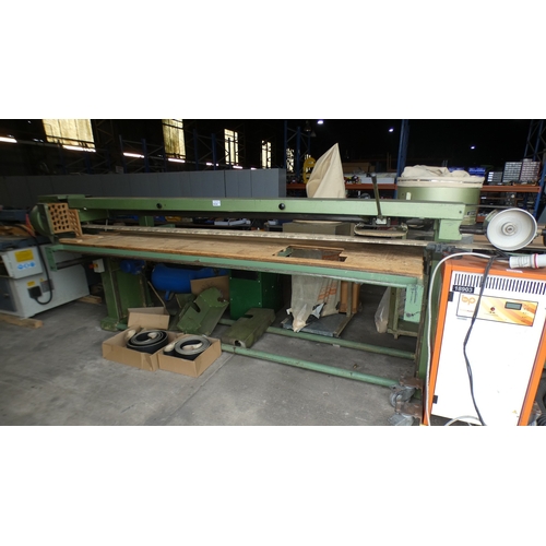 Lot 8044      