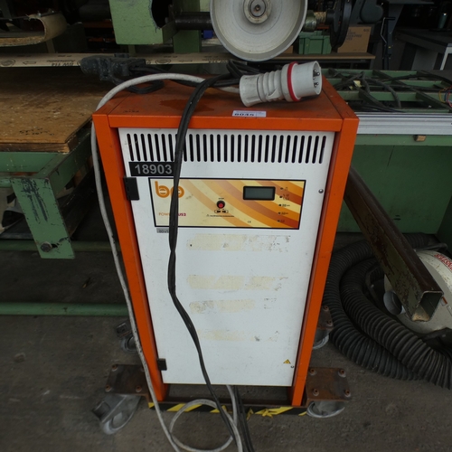 Lot 8045      