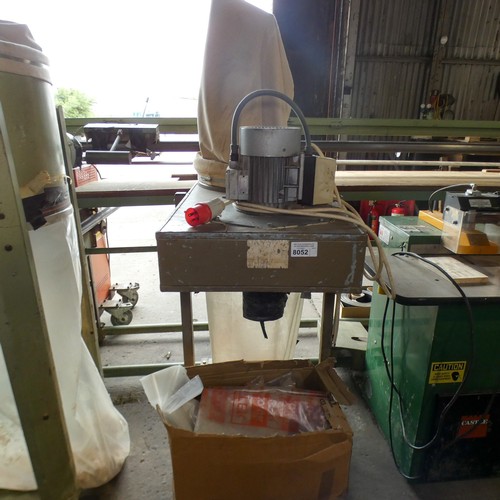 Lot 8052      