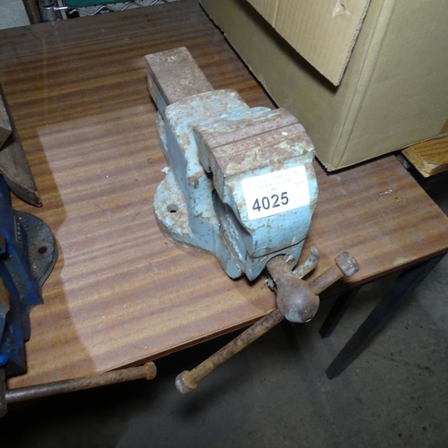 Lot 4025      