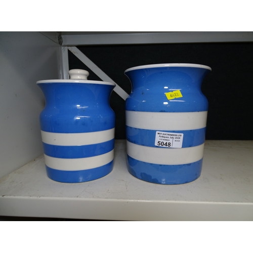 5048 - Two vintage blue and white Cornish ware kitchen pots