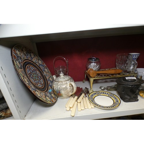 5010 - A quantity of Duchess teaware, Grafton teaware and other miscellaneous chinaware and other ornaments... 