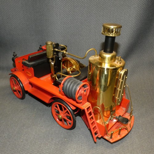 5059 - A Wilesco D305 live steam powered model fire engine with box