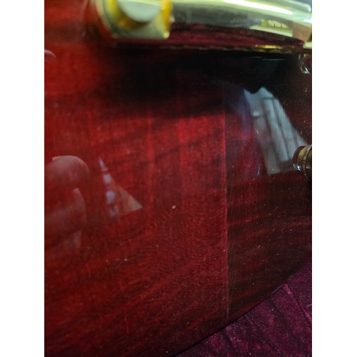 5284 - 1 x Gibson Les Paul Special Guitar SN: 02204337 This guitar is accompanied by its black hard case wi... 
