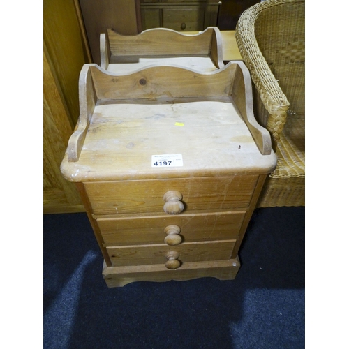 2x pine 3 drawer bedside cabinets