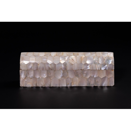 138 - AN ANGLO-INDIAN MOTHER-OF-PEARL INLAID CASKET, 19TH CENTURY OR LATER. - A small decorative casket of... 
