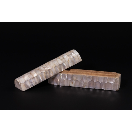 138 - AN ANGLO-INDIAN MOTHER-OF-PEARL INLAID CASKET, 19TH CENTURY OR LATER. - A small decorative casket of... 