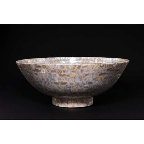139 - A LARGE ANGLO-INDIAN MOTHER-OF-PEARL MOSAIC FOOTED DECORATIVE BOWL, 19TH CENTURY OR LATER. - An Angl... 