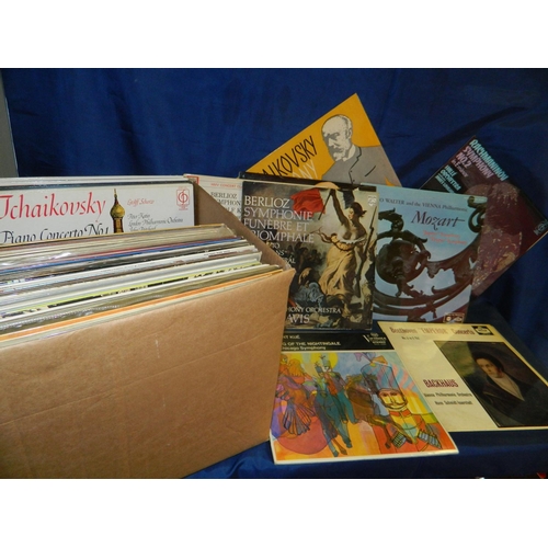 51 - Box of classical LP's, collectors items some recorded from 1938/1940 Bruno Walter, Mozart etc