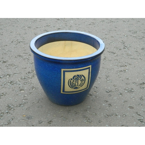 301 - 8 frost resistant ceramic garden pots