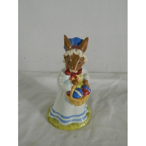 31 - Royal Doulton 'Mrs Bunnykins' figure