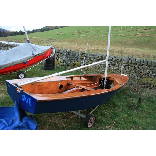 4 - Miracle dinghy. Has been adapted for a spinnaker. Has alloy mast and boom, main sail, jib and spinna... 