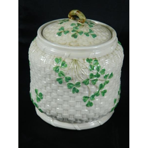 40 - Fine example of a Belleek biscuit barrel